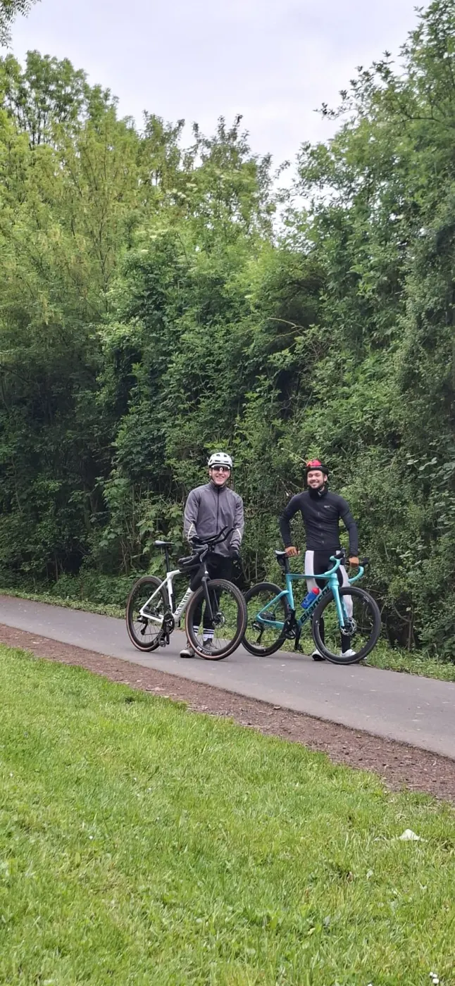 Zwei Rennradfahrer bei den ersten Maifelder Loops